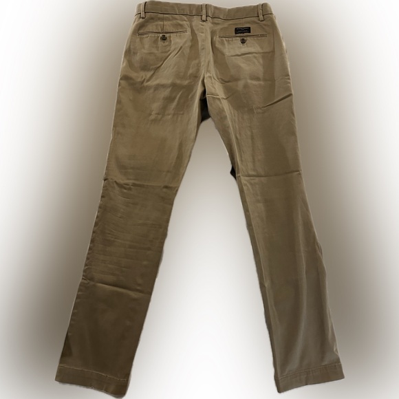 Men’s banana republic khaki color, Fulton Chino size 31 x 32 - Picture 2 of 3
